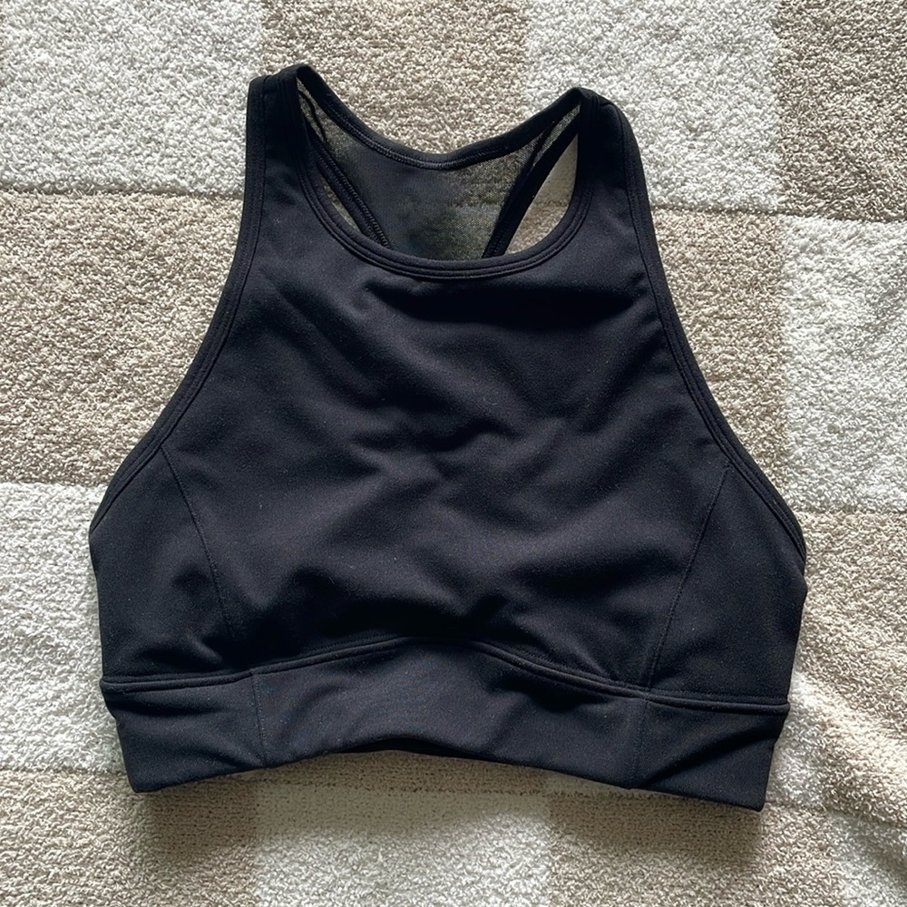 High neck sports bra
